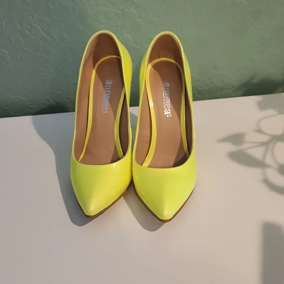 Shoes Andrea size 8 color Neon - Picture 3 of 7
